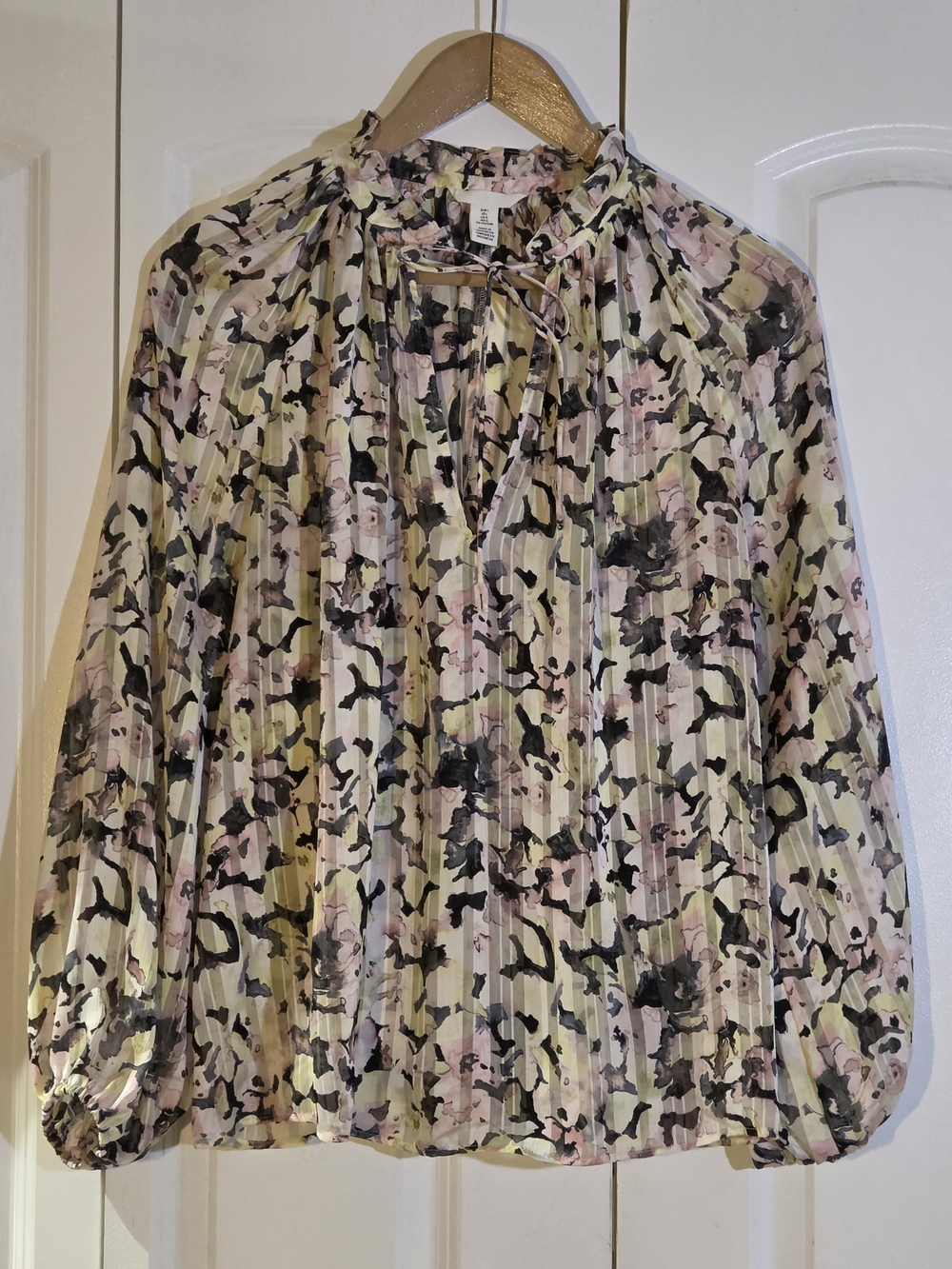 H&M Women's Top L Floral Pleated Tie Neck Blouse Sheer Long Sleeve Office